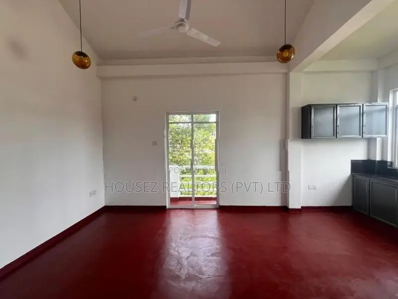 Spacious 3-Storey Commercial Property for Rent – Mirihana