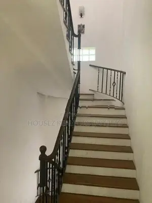 3-Storey House for Sale – Pothuhera