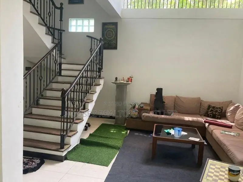 3-Storey House for Sale – Pothuhera