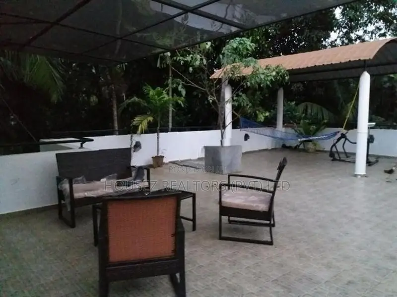 3-Storey House for Sale – Pothuhera