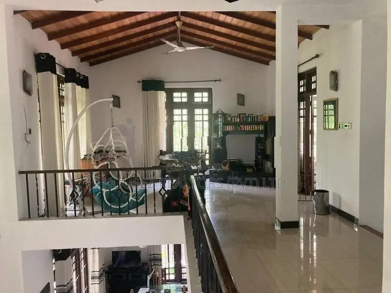 3-Storey House for Sale – Pothuhera