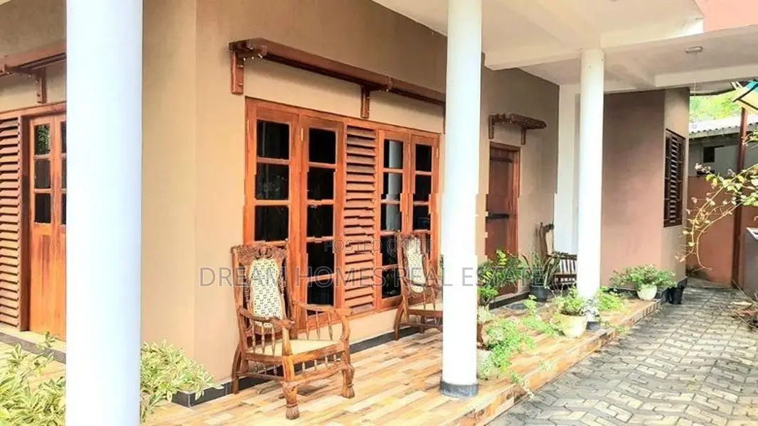 4 Bedroom House for Sale – Close to Ratnapura Bus Stand
