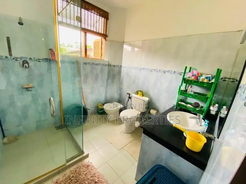 (SP39) 03 Story Luxury House With 22 P Sale in koswatha Nawala