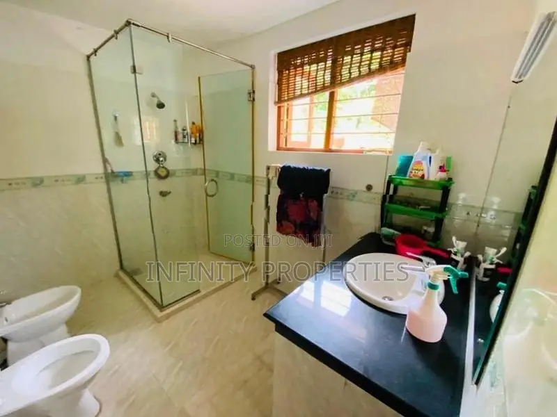 (SP39) 03 Story Luxury House With 22 P Sale in koswatha Nawala