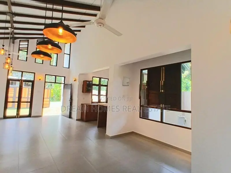 Brand New 10 Perch House for Sale – Piliyandala