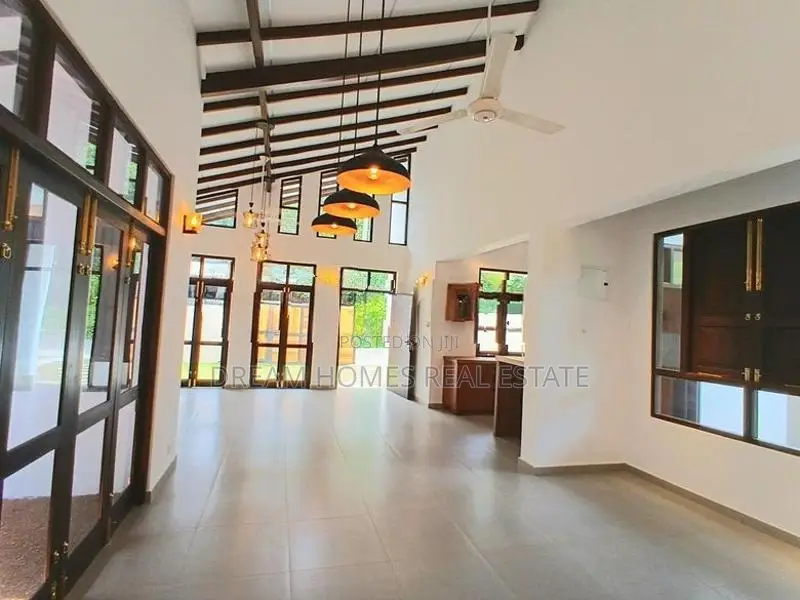Brand New 10 Perch House for Sale – Piliyandala