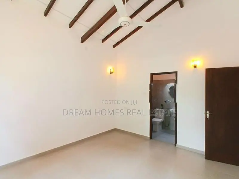 Brand New 10 Perch House for Sale – Piliyandala