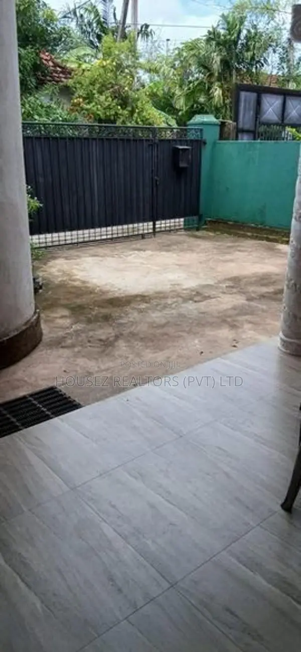 House with shop for Sale – Ekala, Ja-Ela