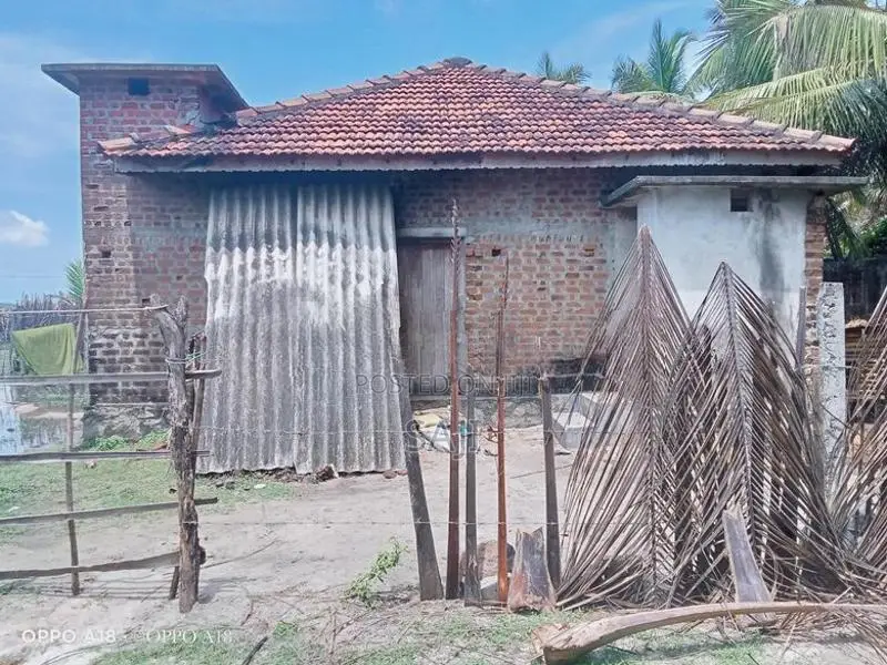 House with Land for Sale in Kokkaddicholai