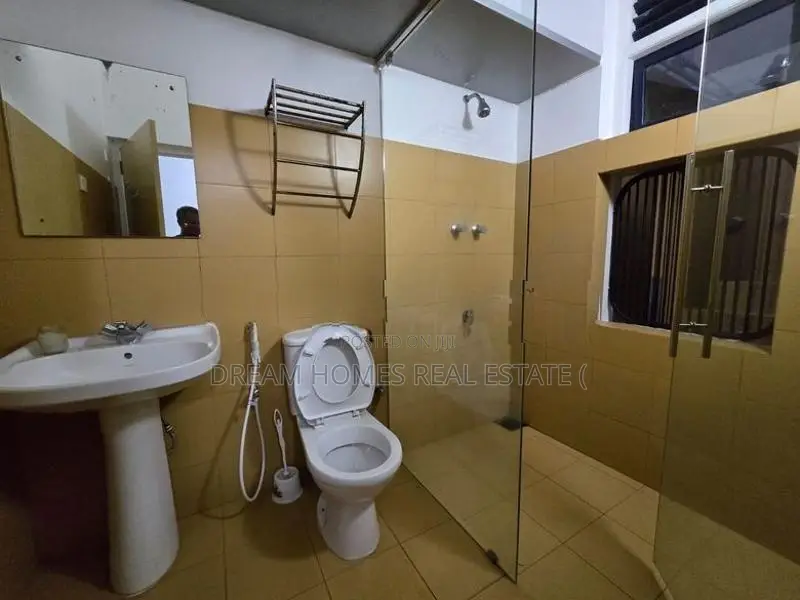Beautiful 5 Bedroom House for Sale – Thalawathugoda
