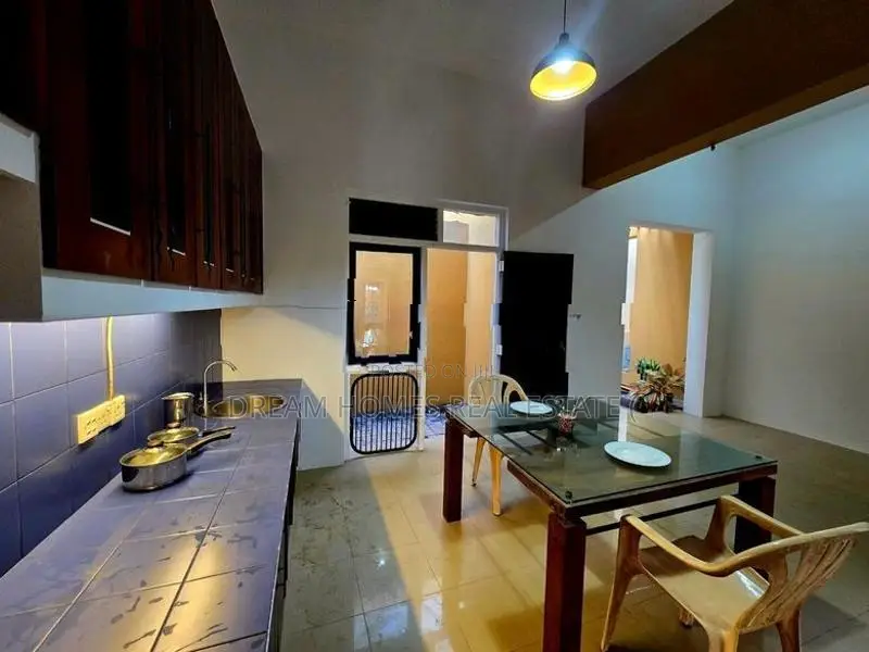 Beautiful 5 Bedroom House for Sale – Thalawathugoda