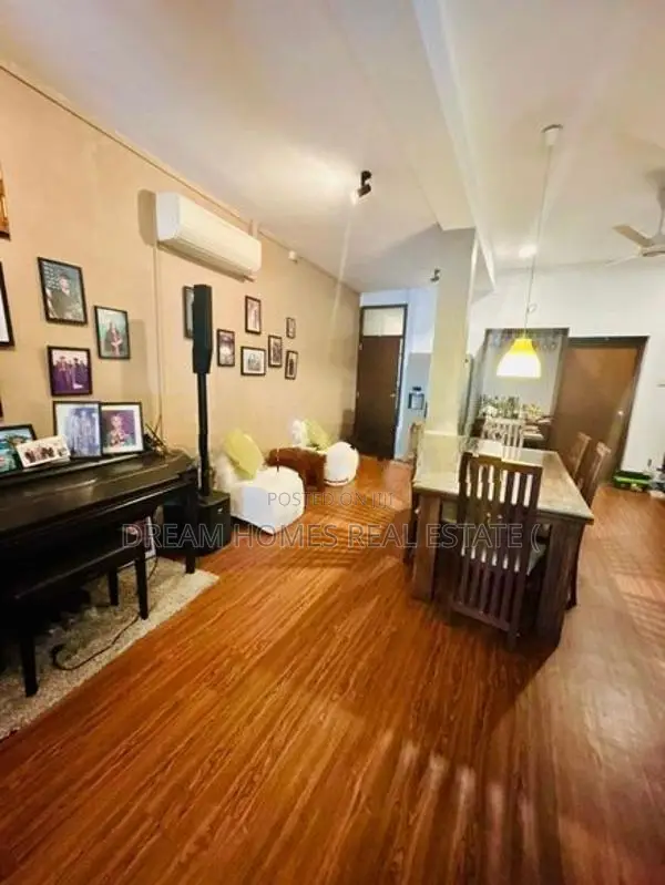 Luxury Family Home for Sale – Pelawatte Lake Road