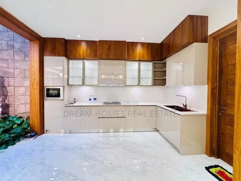 Ultra-Luxury Mansion for Sale in Jayanthipura, Battaramulla