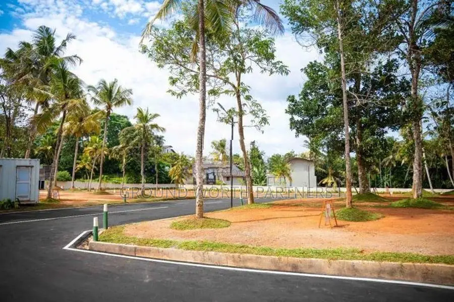 Valuable Land for Sale in Thalawathugoda Hokandara