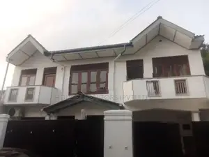 3- Upstairs Bedroom House for Rent – Mattakkuliya