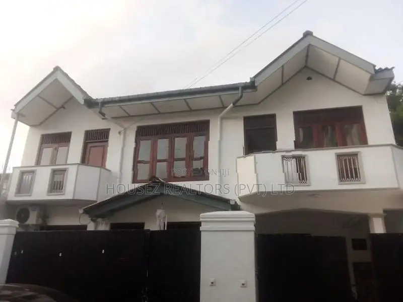 3- Upstairs Bedroom House for Rent – Mattakkuliya