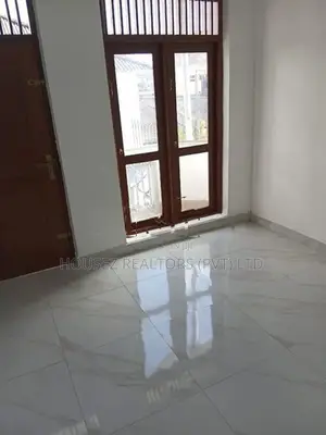 3- Upstairs Bedroom House for Rent – Mattakkuliya