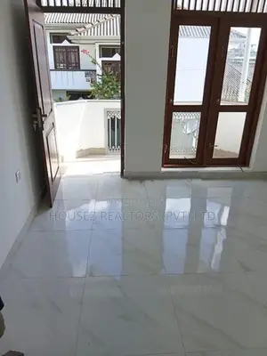 3- Upstairs Bedroom House for Rent – Mattakkuliya