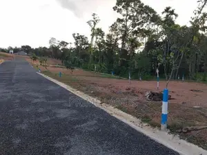 කලුතර නේවාසික බිම් කොටස්