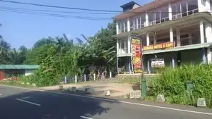 Commercial Building for Rent in Arandara