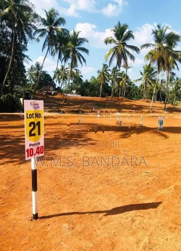 Valuable Land in Attanagalla for Living R01