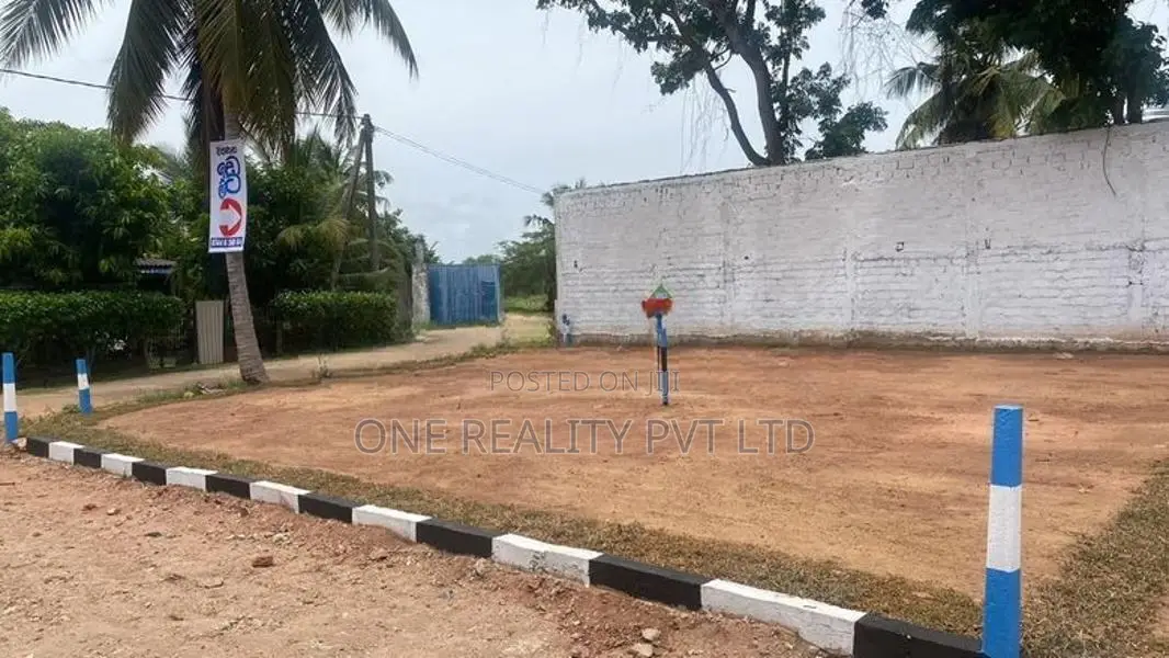 Land for Sale Near Town Usswatakiyawa