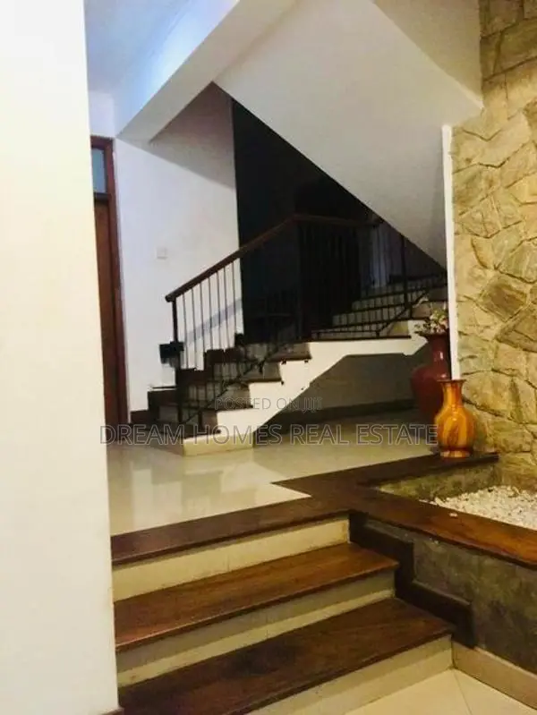 Super Luxury 5BR House for Sale – Battaramulla