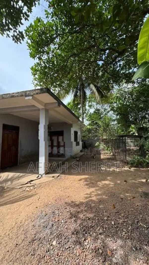Fully Completed 11.5 Perches House with Concrete Slab - Wattala