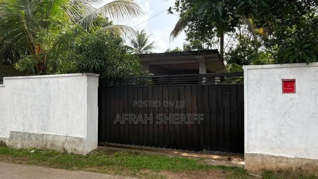 Fully Completed 11.5 Perches House with Concrete Slab - Wattala