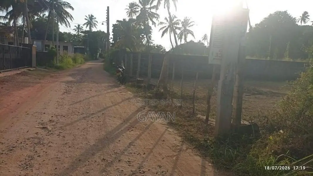 Land for Sale in Wennappuwa