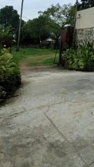 Lake-Facing Land for Sale – Maharagama