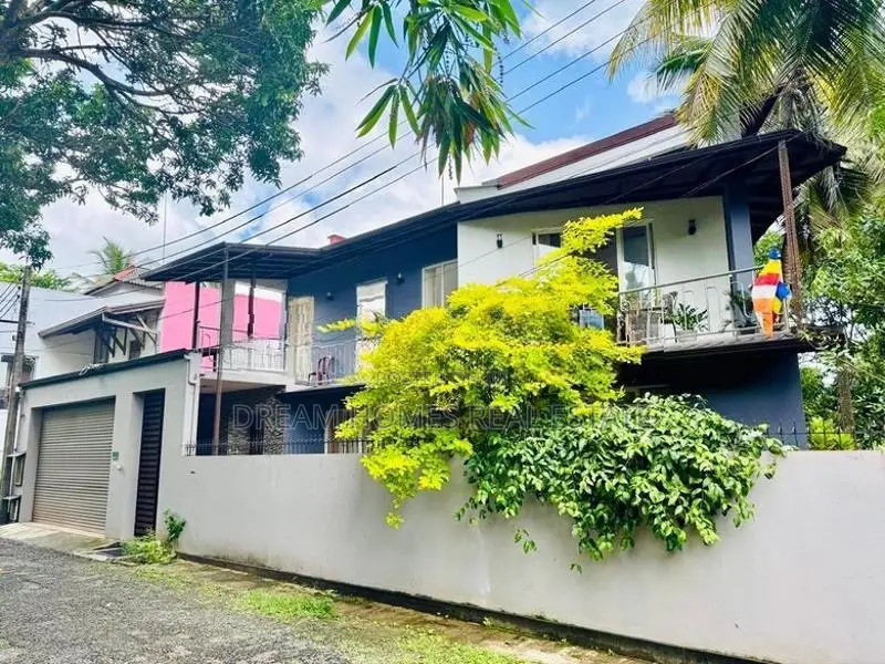 19.7 Perch Luxury House for Sale – Thalawathugoda