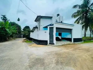 Brand New Modern 4-Bedroom House for Sale – Pannipitiya