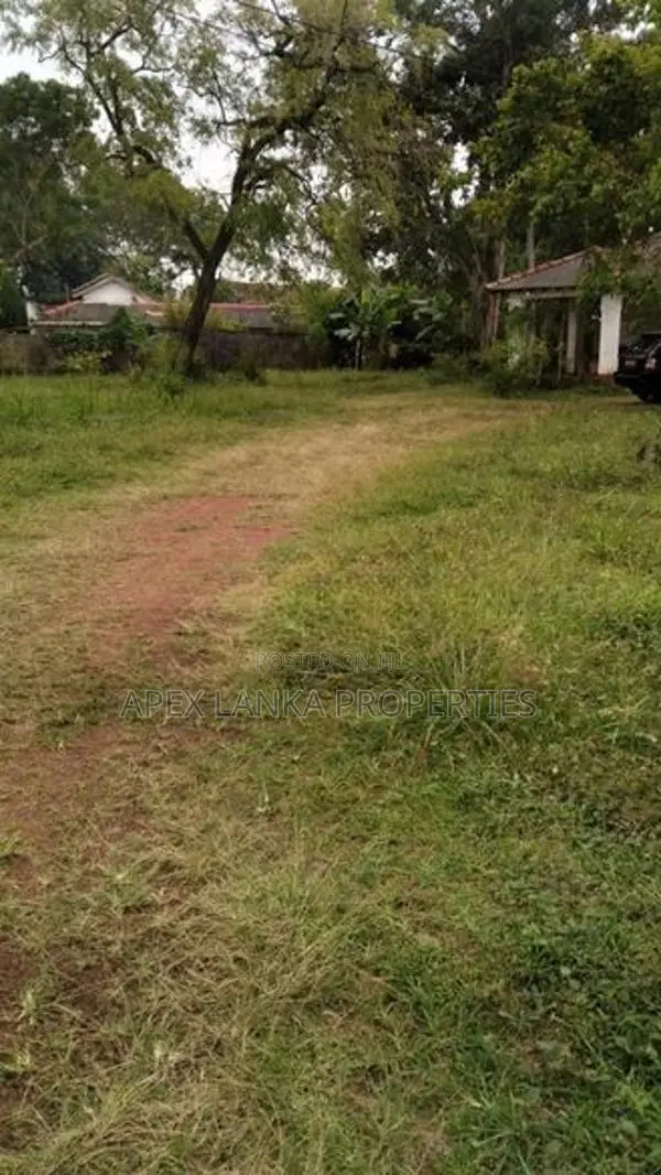 Lake-Facing Land for Sale – Maharagama