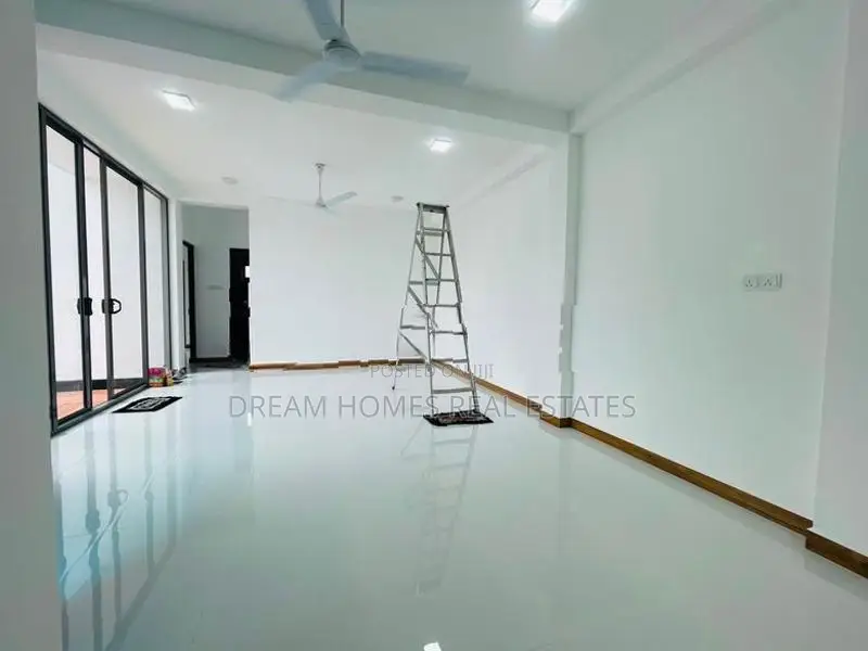 Brand New Modern 4-Bedroom House for Sale – Pannipitiya
