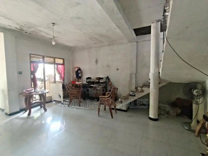 කඩුවෙල, නවගමුව දෙමහල් නිවස විකිණීමට