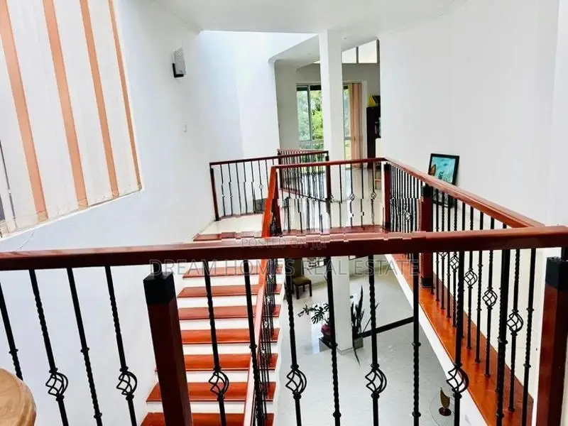 19.7 Perch Luxury House for Sale – Thalawathugoda