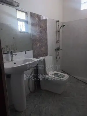 4BR House for Rent in Kandy City Limit - 1.5 KM to