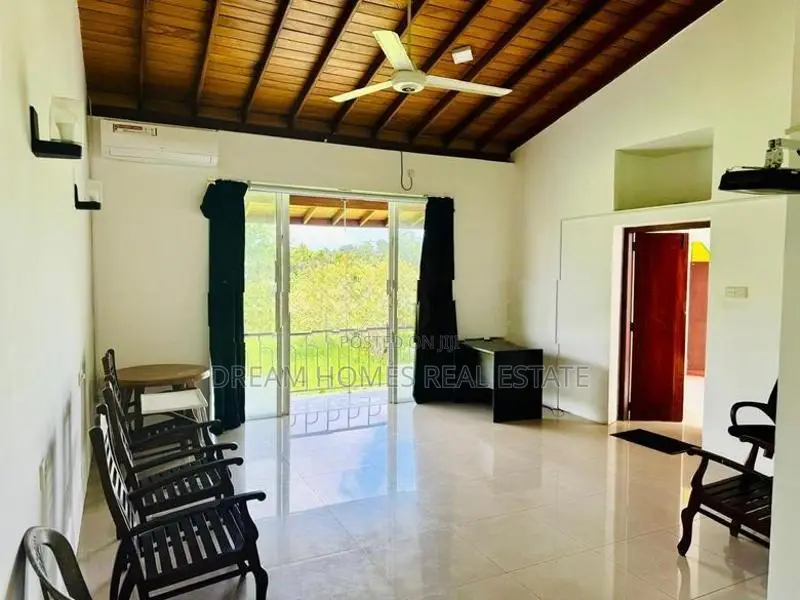 19.7 Perch Luxury House for Sale – Thalawathugoda