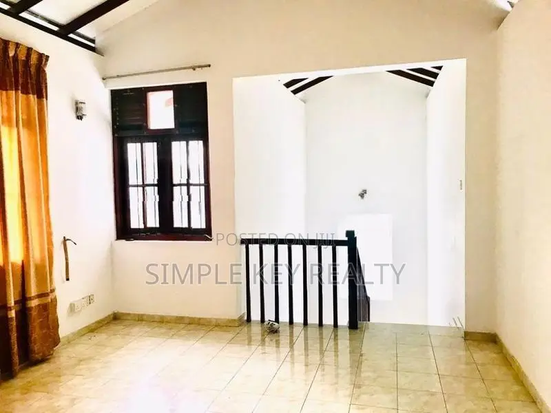 Battaramulla Lake Road Two-Storey House for Rent