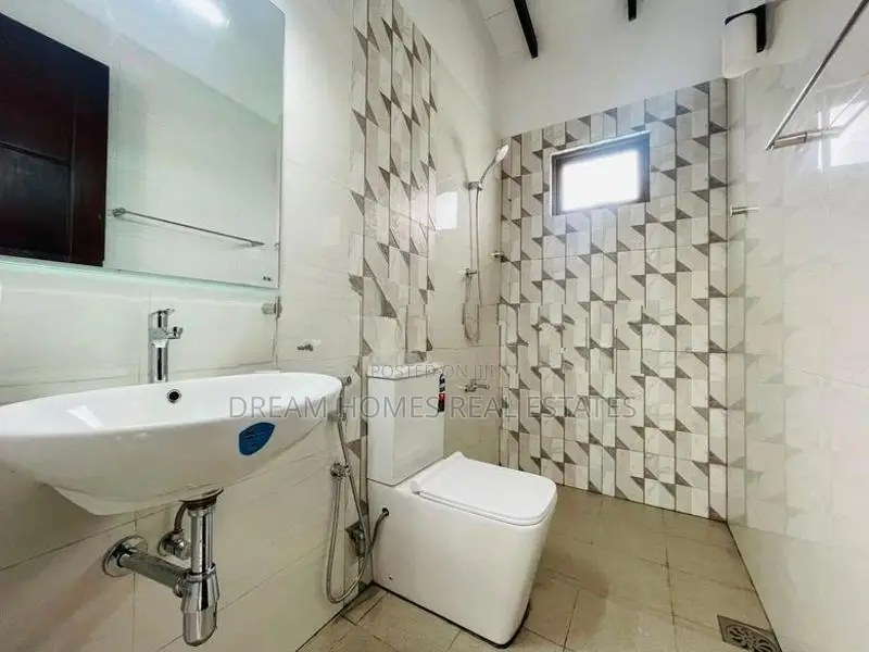 Brand New Modern 4-Bedroom House for Sale – Pannipitiya