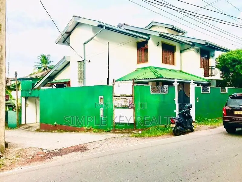 Battaramulla Lake Road Two-Storey House for Rent