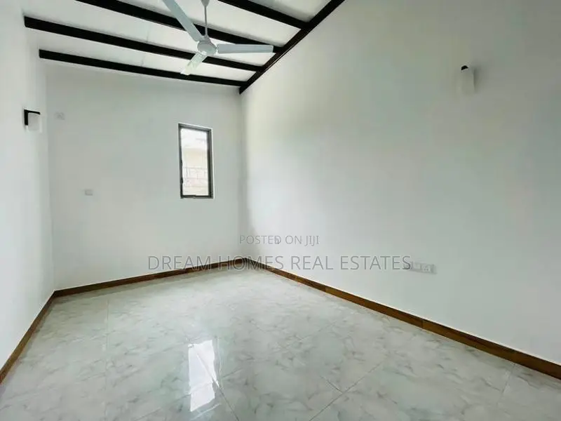 Brand New Modern 4-Bedroom House for Sale – Pannipitiya