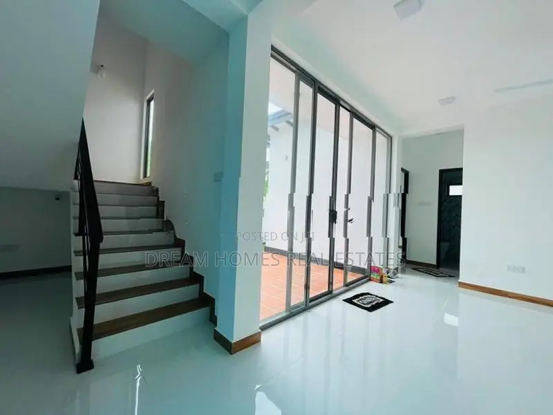 Brand New Modern 4-Bedroom House for Sale – Pannipitiya
