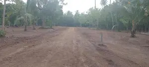 මේ සුපිරිම ඉඩම අනුරාධපුර