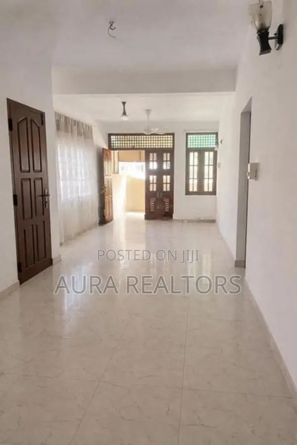 6 Bedrooms House for Sale in Dehiwala Robert Road (p-111)