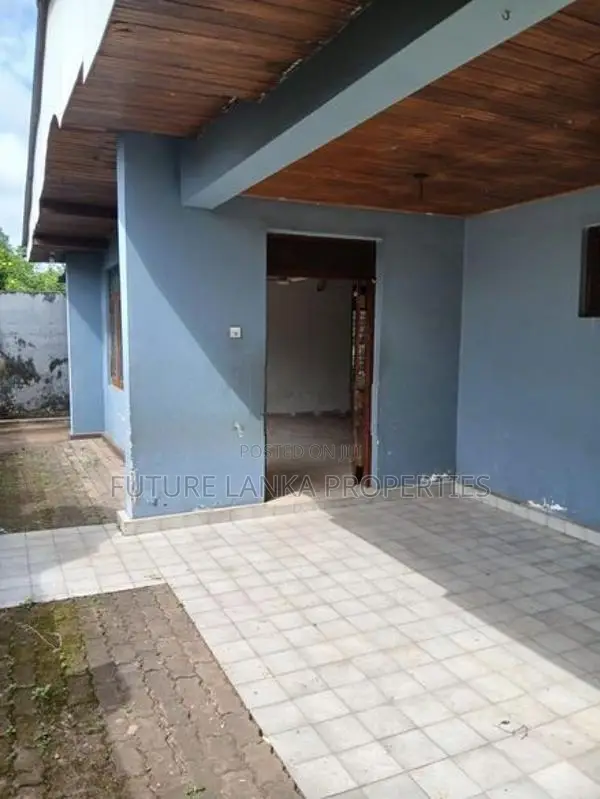 Single Story House with Land for Sale in Kolonnawa