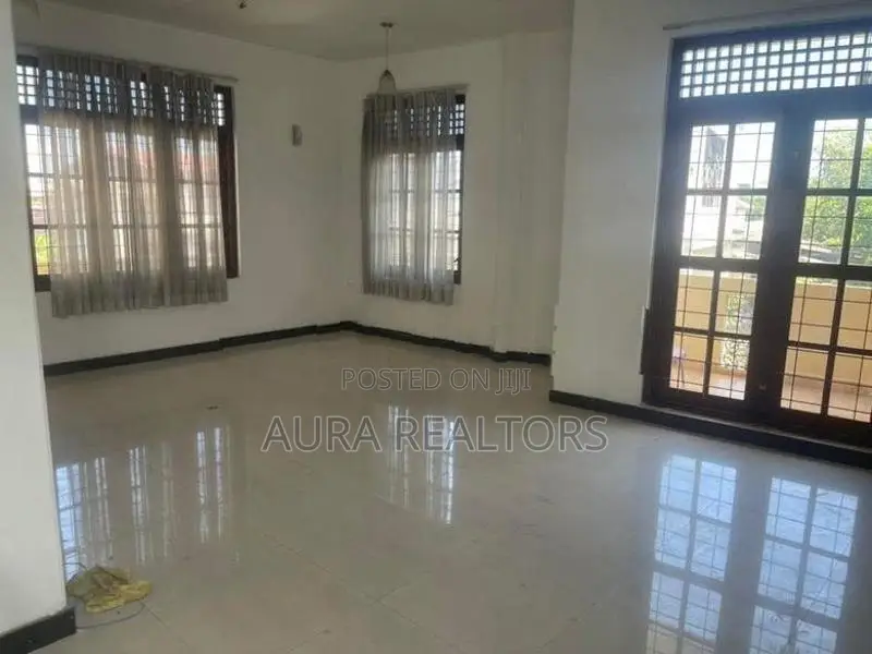 6 Bedrooms House for Sale in Dehiwala Robert Road (p-111)
