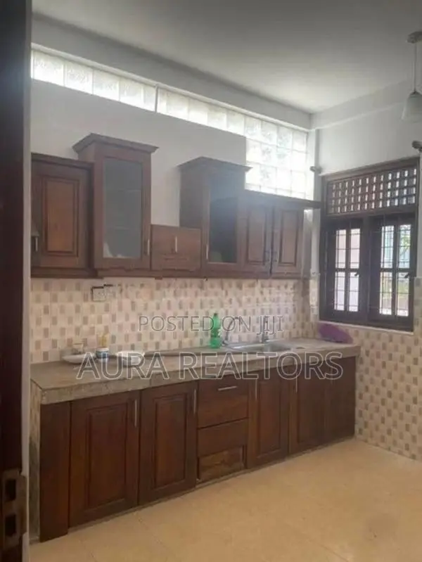 6 Bedrooms House for Sale in Dehiwala Robert Road (p-111)