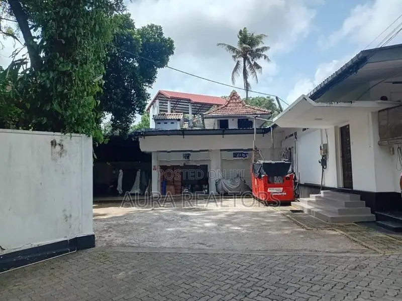 9800 Square Feet Office Space for Rent in Nugegoda (P-144)